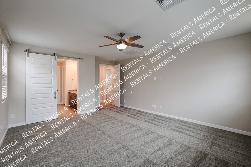 Building Photo - 1103 E Newland Dr