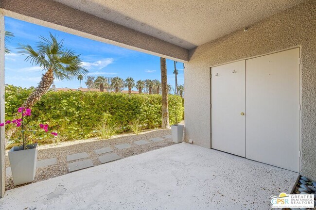 Building Photo - 255 S Avenida Caballeros