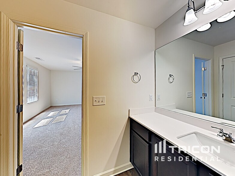 Building Photo - 304 Trail Winds Dr