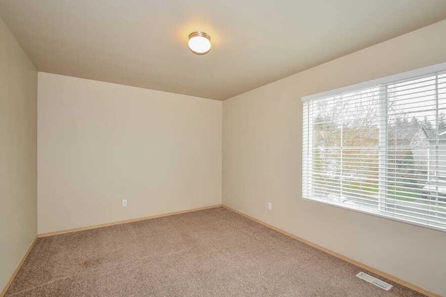 Building Photo - 5018 200th St Ct E