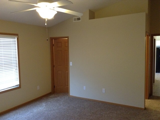 Building Photo - 3894 Snowshoe Ave