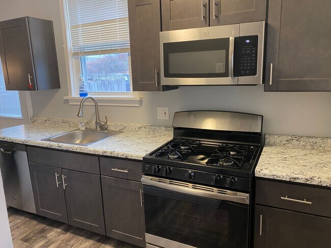 Building Photo - Recently updated building in Bellevue area of Pittsburgh