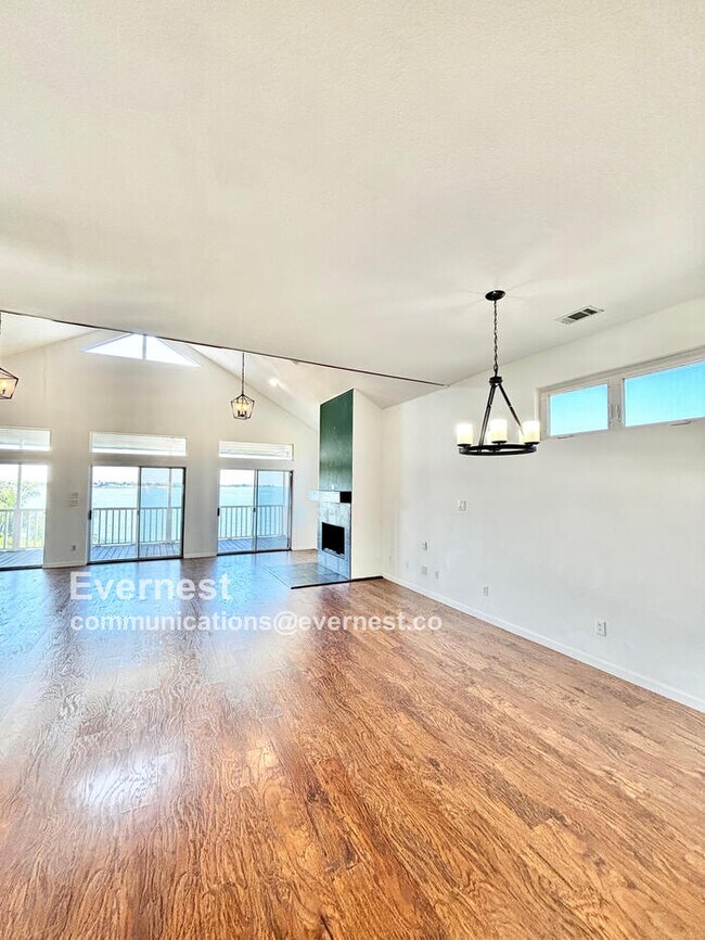 Building Photo - 11156 Windjammer Dr