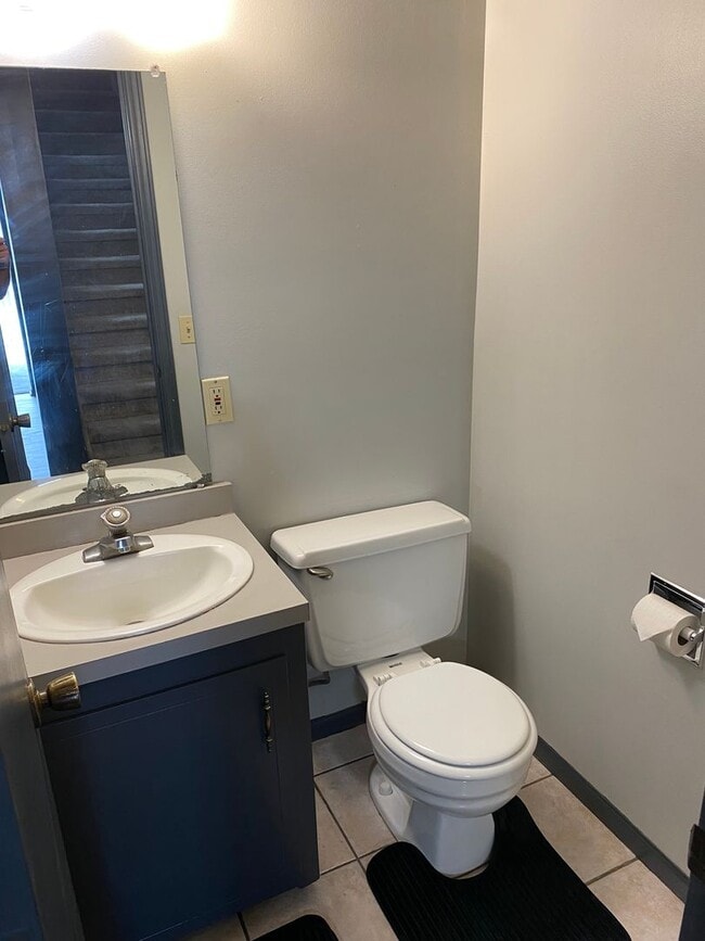 Building Photo - Fully Updated 3 Bedroom 3 Bath Townhouse with 2 Stall Attatched Garage