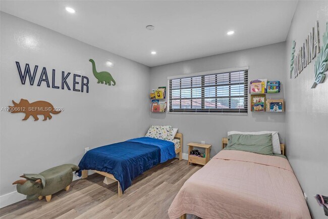 Building Photo - 5725 SW 132nd Ct