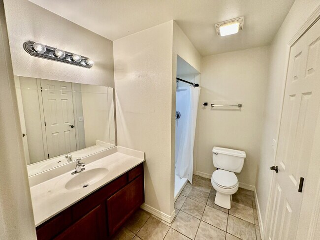 Building Photo - 5217 S 62nd St