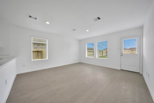 Building Photo - 16510 Ithaca Pheasant Dr