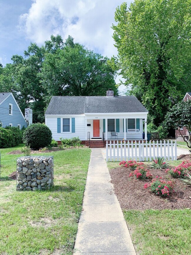 Building Photo - 3 Bed 2 Baths Grid home with fenced backya...