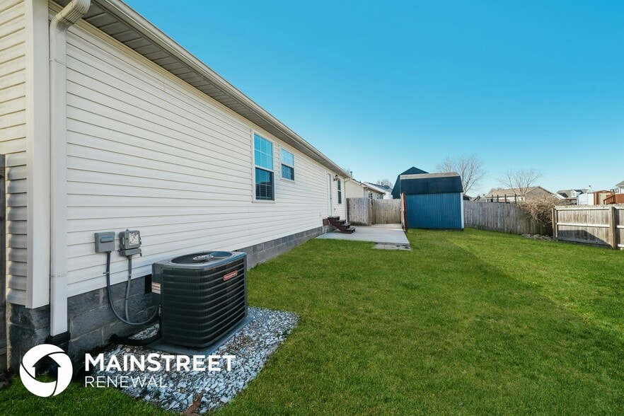 Building Photo - 8908 Greenmoore Dr