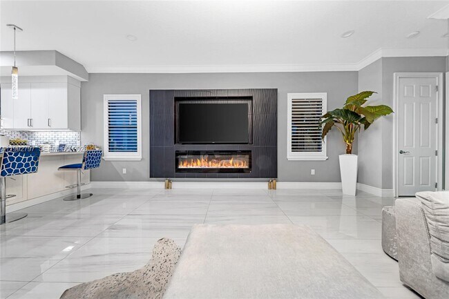 Building Photo - 16849 Pierre Cir