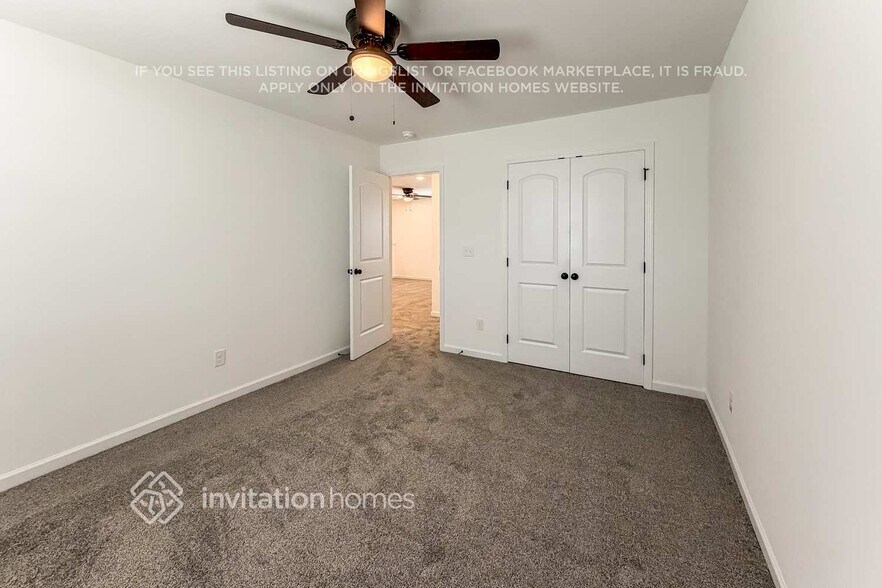 Building Photo - 241 W Millbrook Dr