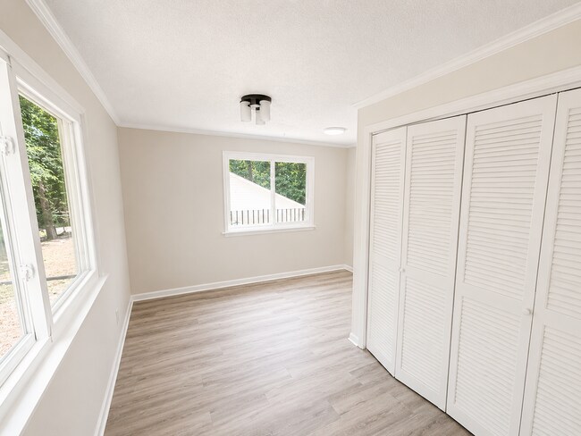 Building Photo - Two bedroom, 2 bath house in Burlington-Coming soon