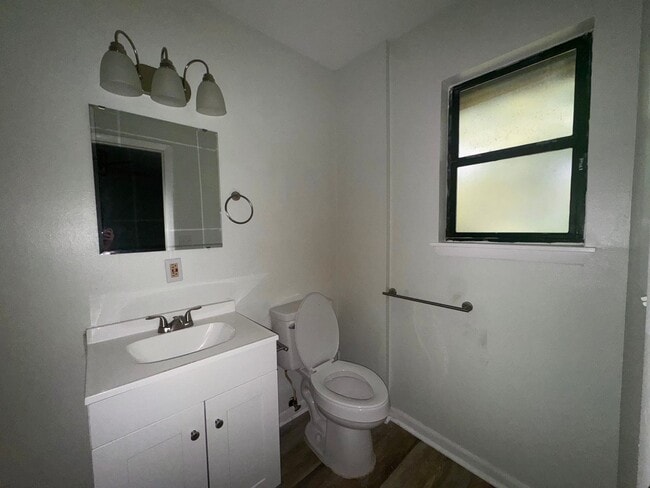 Building Photo - Renovated 1 Bedroom 1 Bath in Chipley Fl