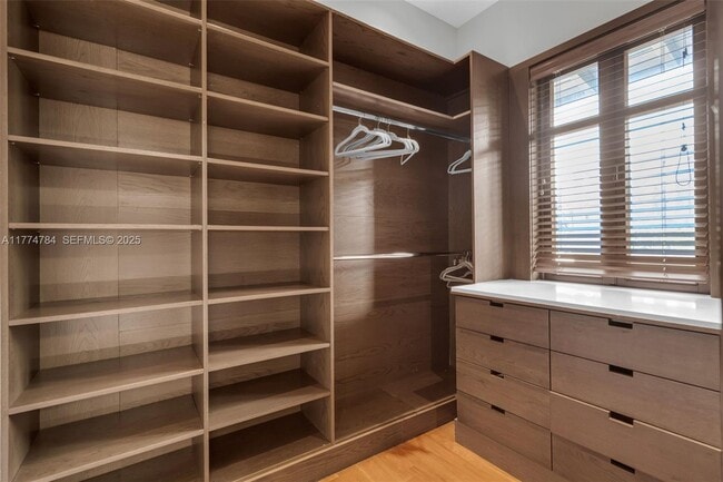 Building Photo - 9 Harbor Point