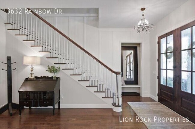 Building Photo - 3632 Rainbow Dr