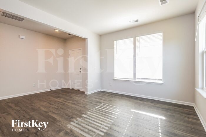 Building Photo - 628 Okame Ct
