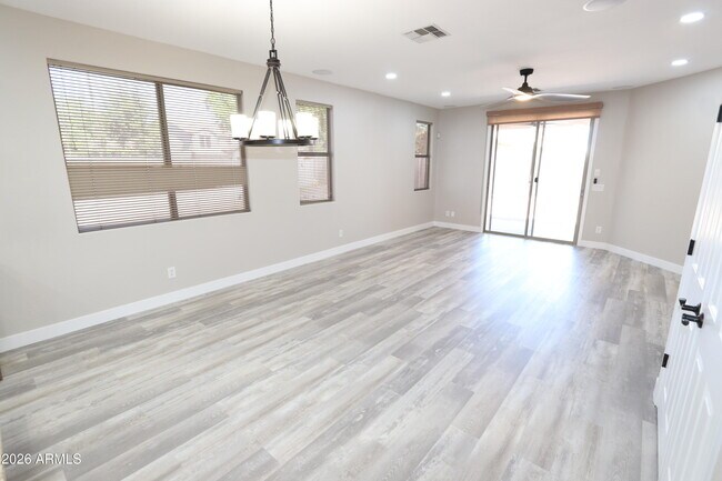 Building Photo - 2650 E Dennisport Ave