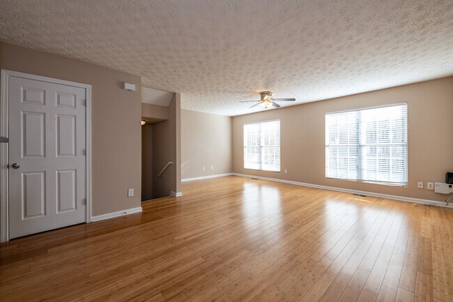 Building Photo - 6246 Redan Overlook