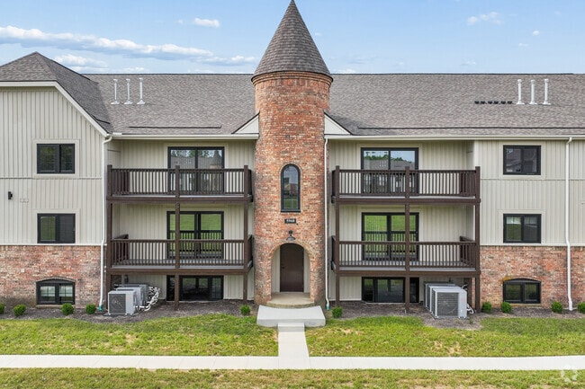 Building Photo - Maison Hills