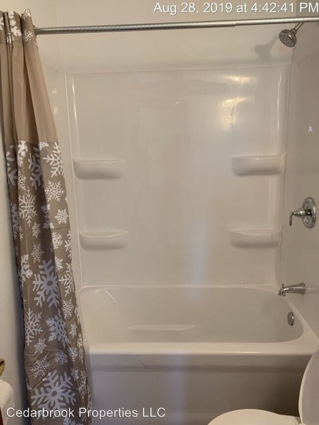 Building Photo - 2 br, 1 bath Apartment - 425 6th Ave S