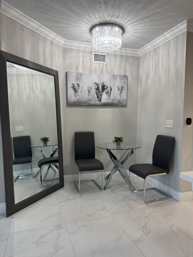 Building Photo - The Grande Downtown - REMODELED 1 Bedroom Available for rent NOW!