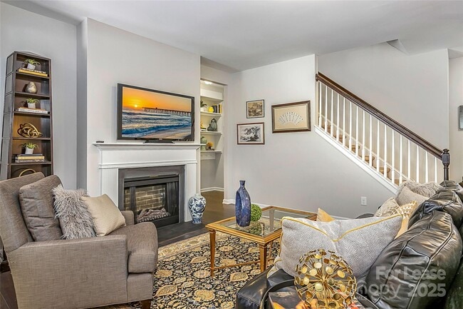 Building Photo - 9449 Glenburn Ln