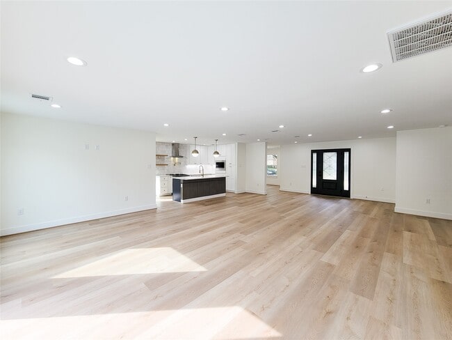 Building Photo - 20223 Laurel Lock Dr