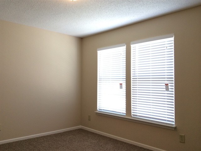 Building Photo - 12897 E 131st St