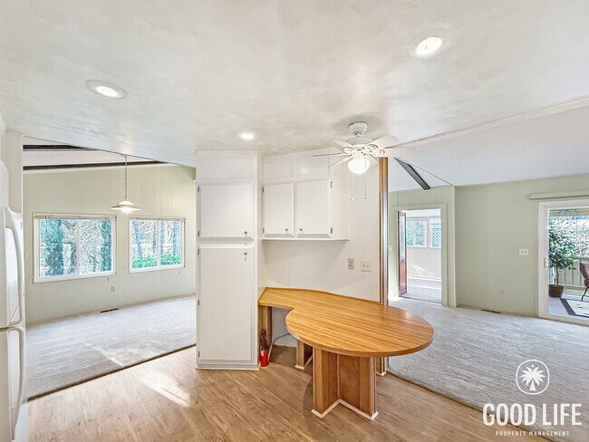 Building Photo - Beautiful 2B/2BA 55+ Community Home w/ AC, Parking, W/D, and Community Amenities!