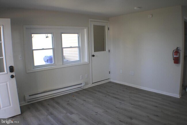 Building Photo - 7330 Sycamore Ave