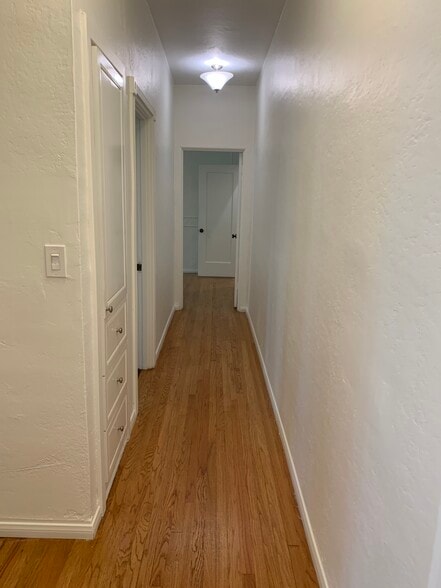 Building Photo - 802 N Sweetzer Ave