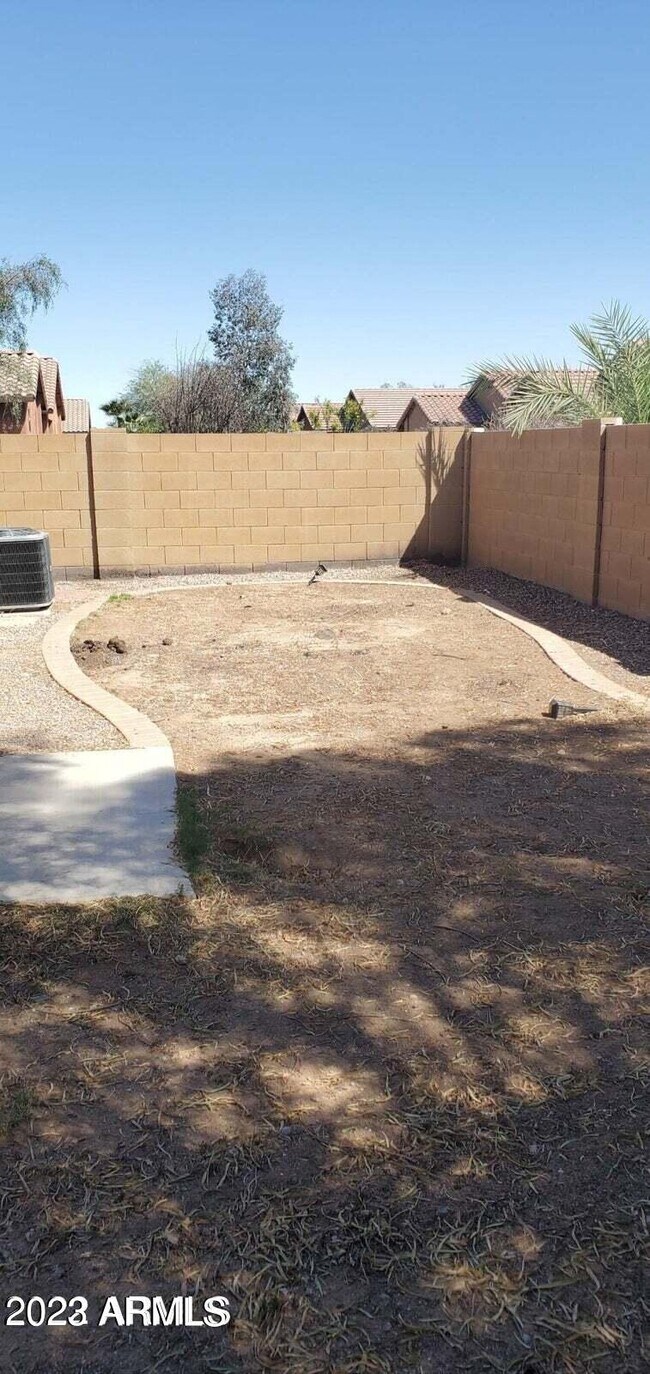 Building Photo - 46095 W Windmill Dr