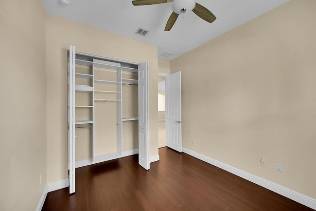 Building Photo - 2525 Vicara Court