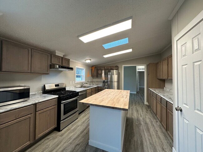 Building Photo - 798 Governor Rd