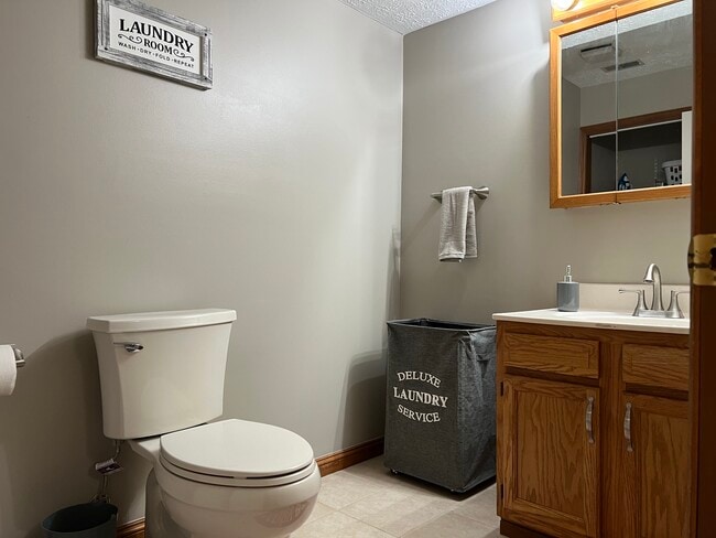 1/2 bath - 3 Indian Trail