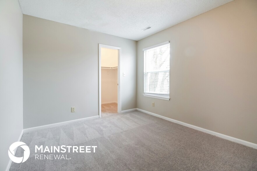 Building Photo - 510 Forestglen Ln