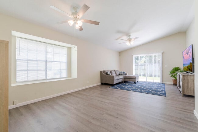 Building Photo - 1306 Wild Daisy Ln
