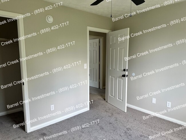 Building Photo - 2-Bed, 1-Bath Townhome with Attached Garag...