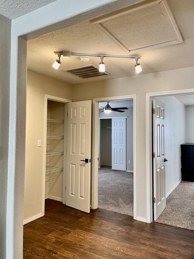 Building Photo - 12408 Mangas Trail NE