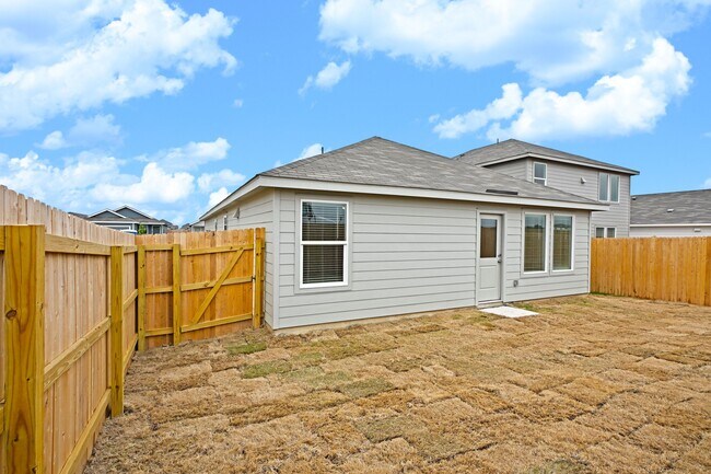 Building Photo - 2423 Shady Grv