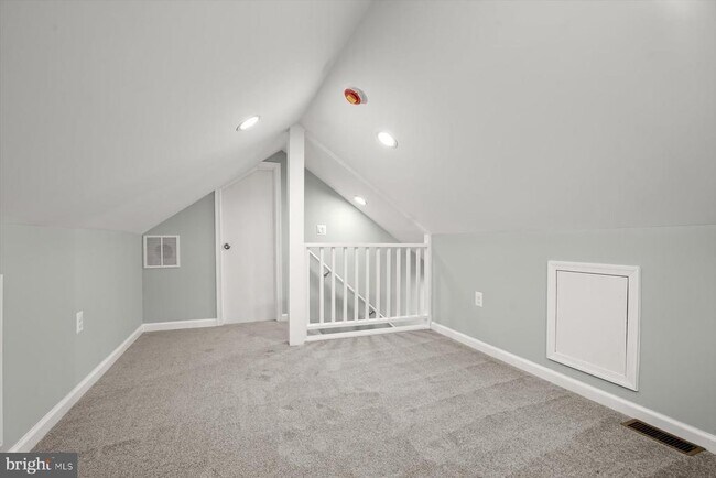 Building Photo - 2917 E Lee Ave