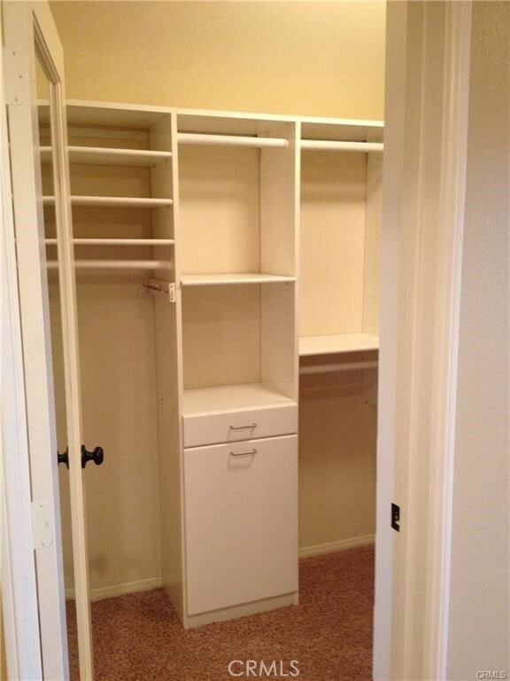 Building Photo - 12 Amesbury Ct