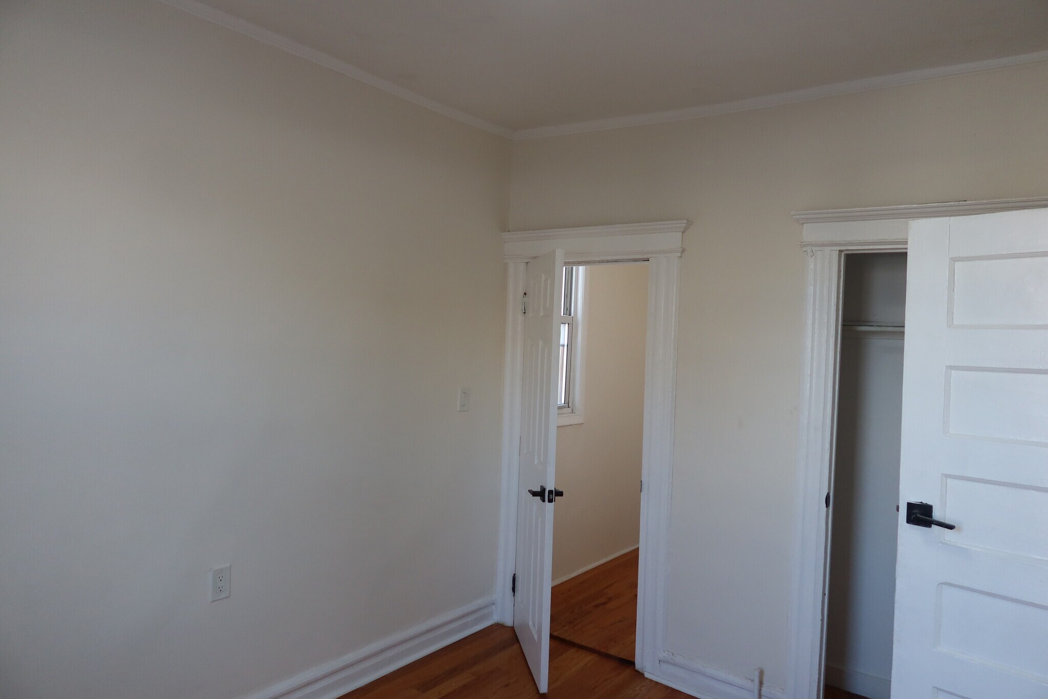 Building Photo - 26 Linden Ave