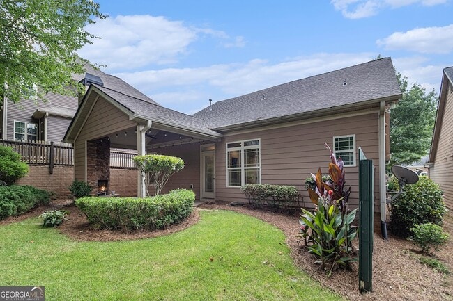 Building Photo - 180 Greenview Dr