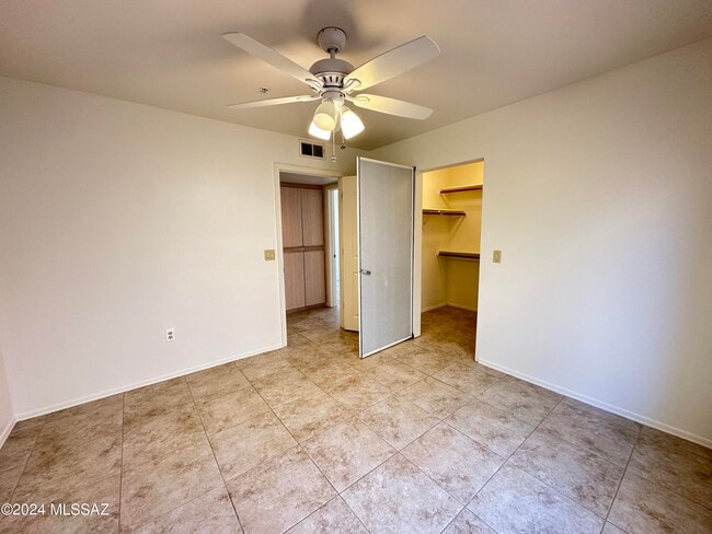 Building Photo - 5751 N Kolb Rd