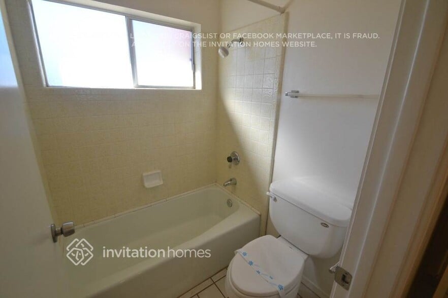 Building Photo - 8332 N 50th Dr