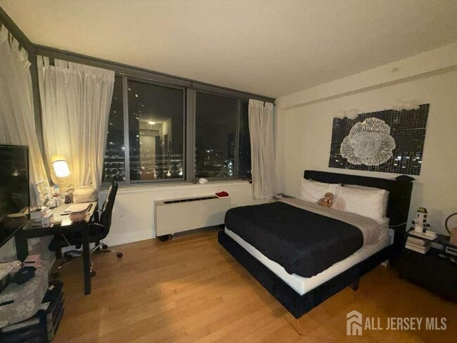 Building Photo - 1 Spring St