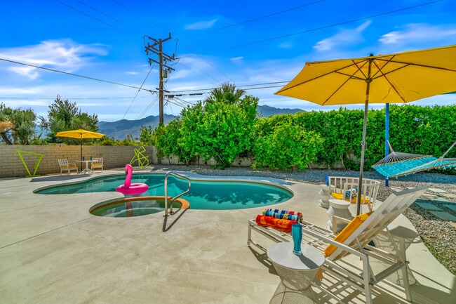 Building Photo - 2627 N Cerritos Rd