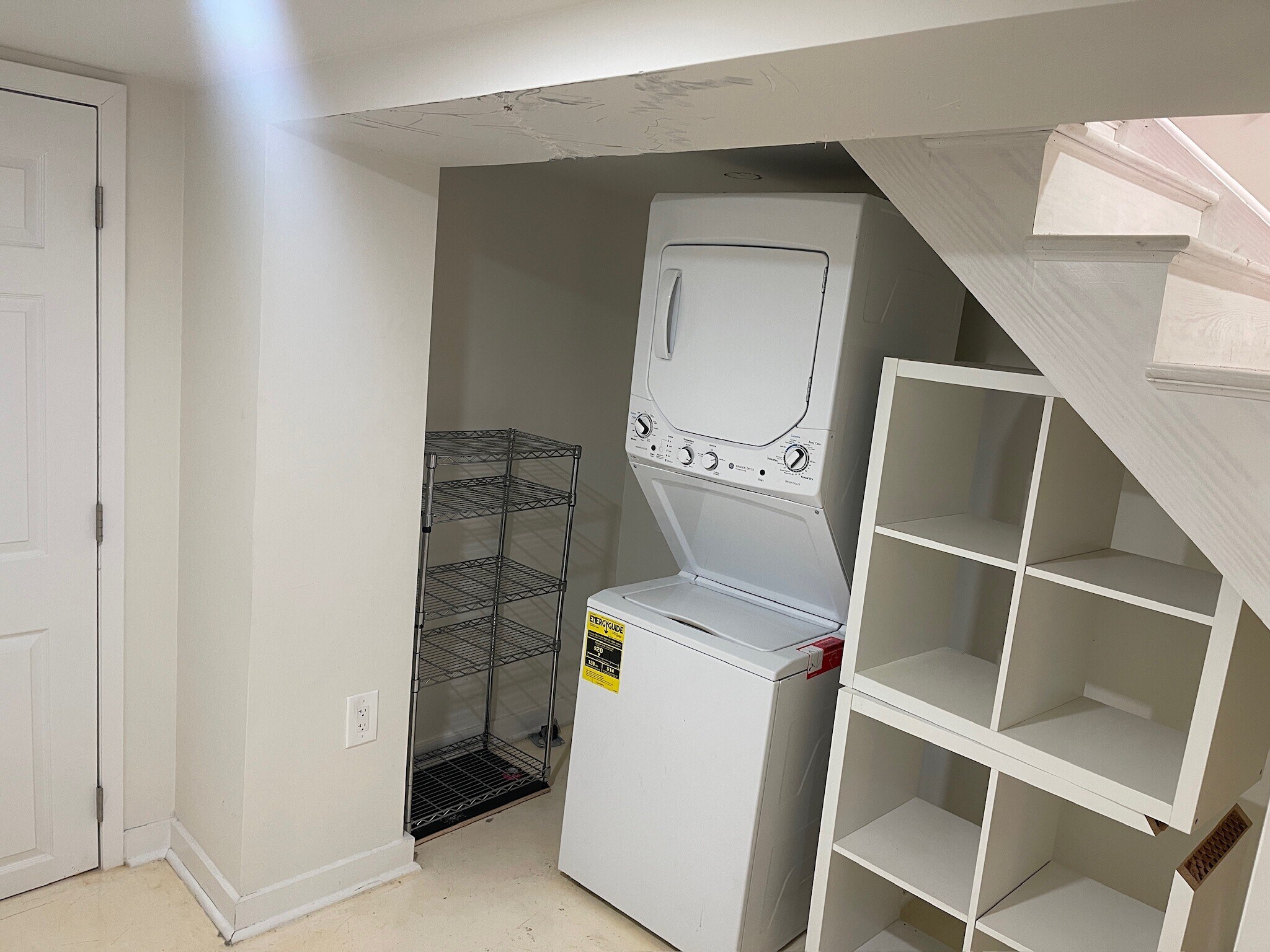 Building Photo - 852 Park Pl