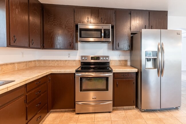 Building Photo - 300 IOLI Ranch Cir